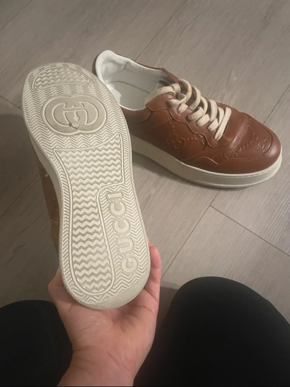 Gucci Men’s Brown Leather Low-Top Sneakers size 9 Like New